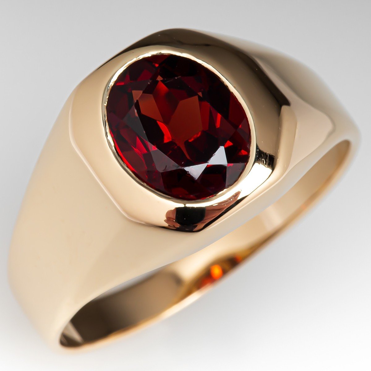 Peoples Jewellers Men's Barrel-Cut Garnet Ring in 10K Gold with Diamond  Accents|Peoples Jewellers | Southcentre Mall