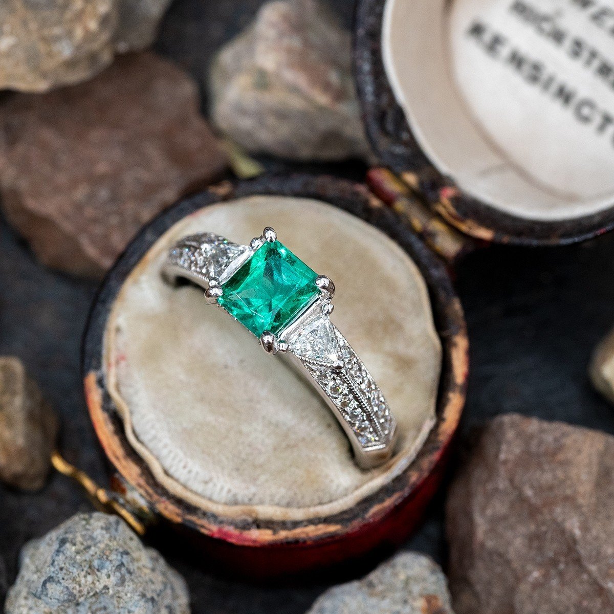 Beautiful Rectangle Cut Emerald Ring w/ Diamonds 18K White Gold