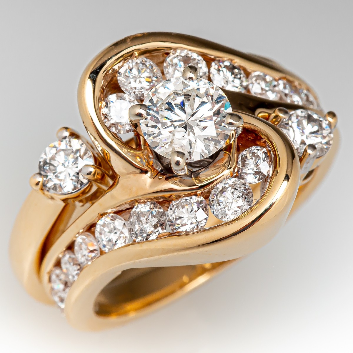 Interlocking wedding rings Stock Photo by ©paulfleet 2528591