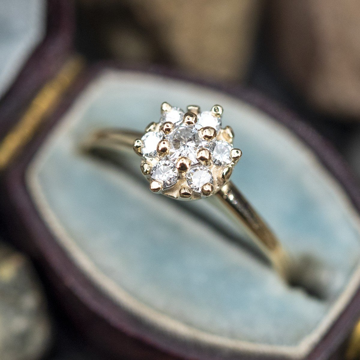 18ct White Gold 7 Round Brilliant Diamond Flower Cluster Engagement Ri –  Mid Ulster Diamond Centre