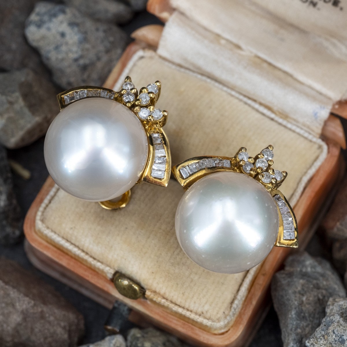 Cubic Zirconia Pearl 18K Gold Stud Earring for Women  ZIVOM