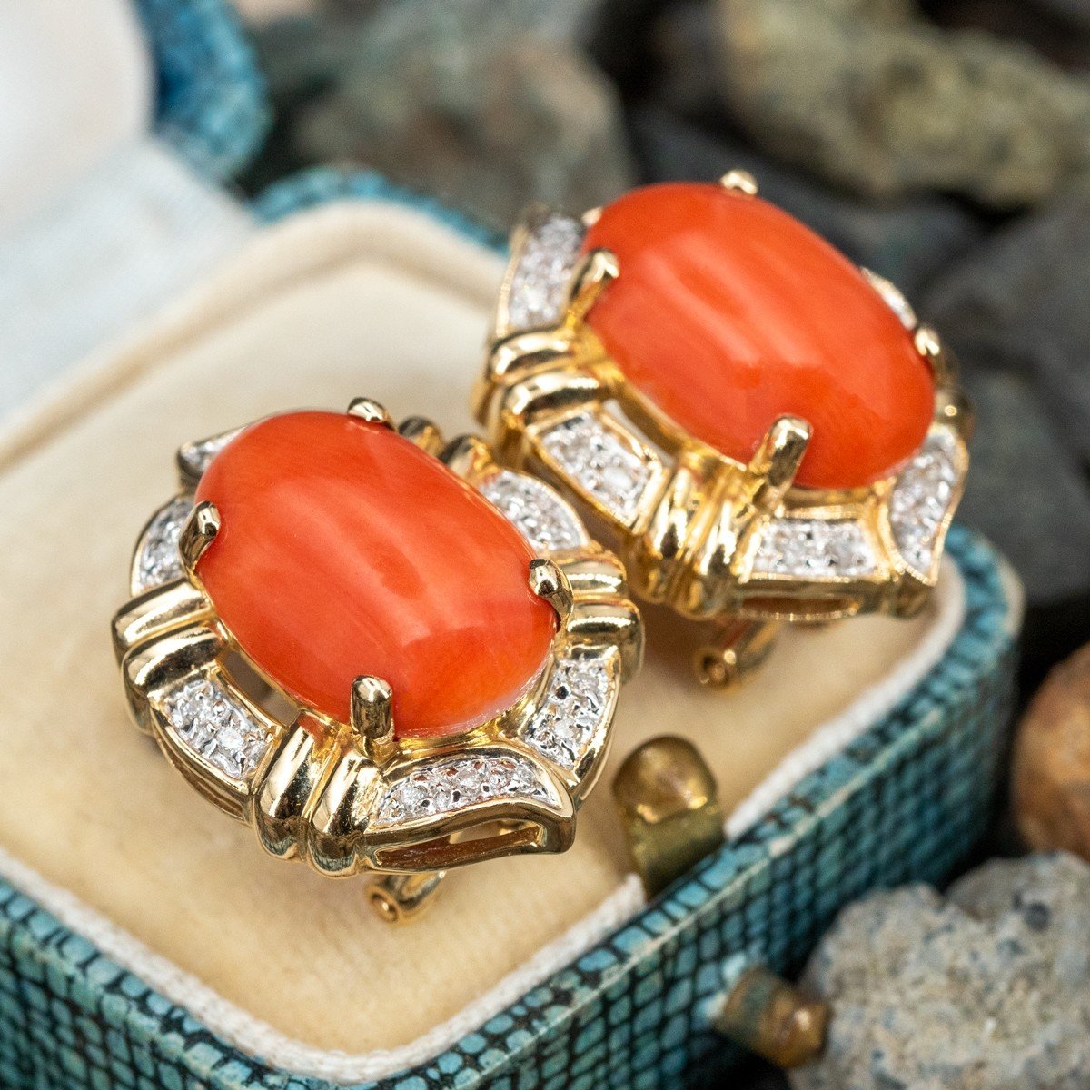 A Pair of Antique 9K Gold and Red Coral Earrings - In the form of a bunch  of grapes on the vine. 3cm
