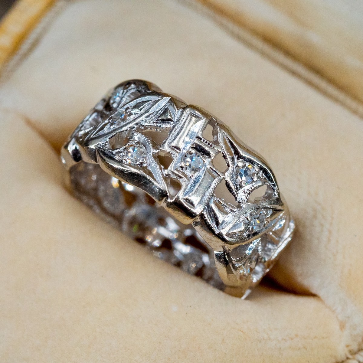 Thoughts on wide band ? : r/EngagementRings