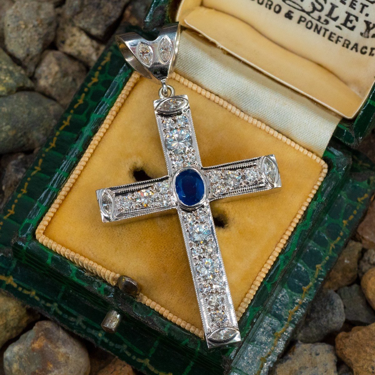 Cross Pendant Necklace With The Lord's Prayer Centrepiece