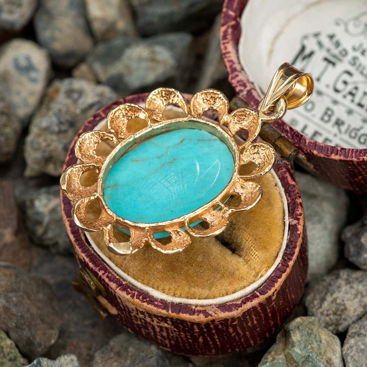 Turquoise Pendant in 9ct Yellow Gold