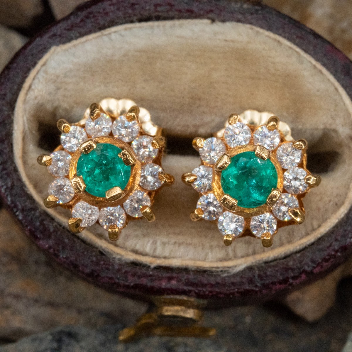 Shop Stunner Diamond and Emerald 18K Gold Earring for Women| Gehna