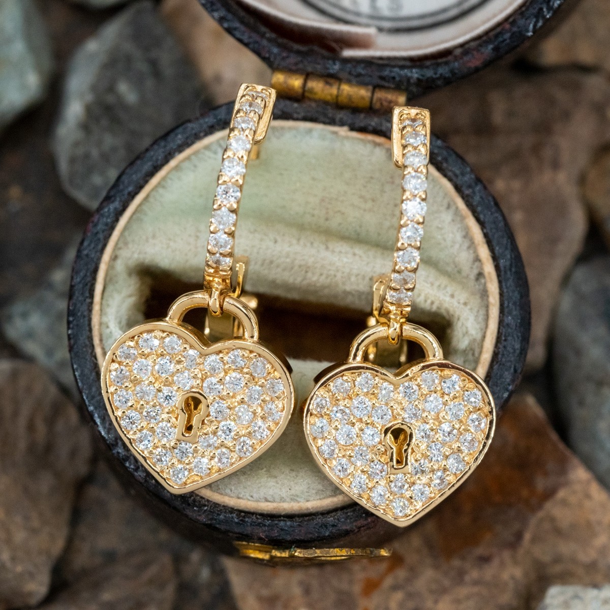 Pave Diamond Heart Small Stud Earrings - Nuha Jewelers