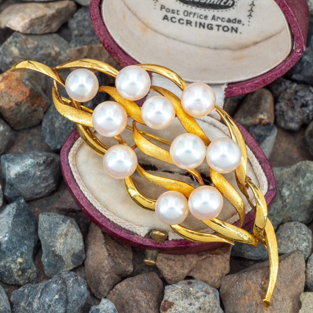 Vintage Leaf Brooch w/ High Quality Saltwater Pearls 14K Yellow Gold