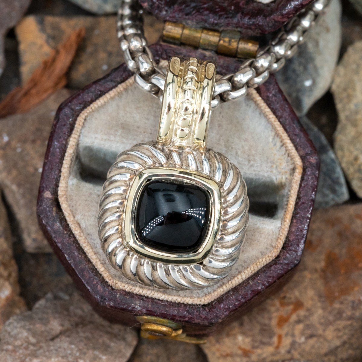 Oval Black Onyx and 14kt Yellow Gold Pendant Necklace