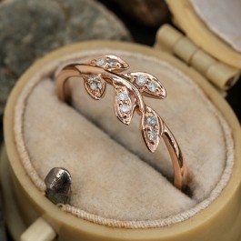 Leaf Design Rose Gold Diamond Ring
