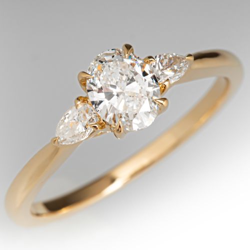 Sparkling Oval Brilliant Cut Diamond Engagement Ring 18K Yellow Gold .53Ct E/SI2 GIA