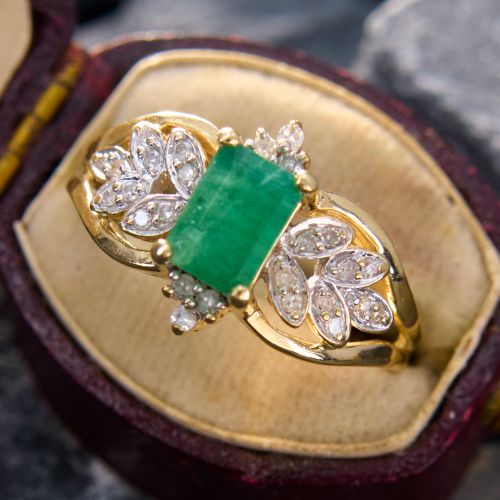 Pretty Emerald & Diamond Ring 14K Yellow Gold