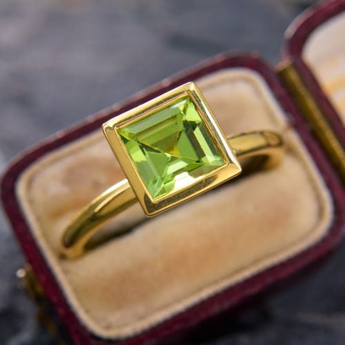 Michelle Albala Peridot Solitaire Ring 18K Yellow Gold