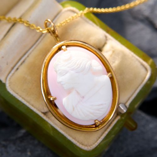 Left Facing Cameo Pendant Necklace 14K Yellow Gold