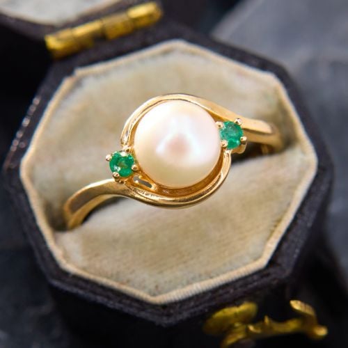 Lovely Emerald Accented Pearl Ring 14K Yellow Gold