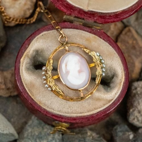 Lovely Shell Cameo Pendant Necklace Yellow Gold