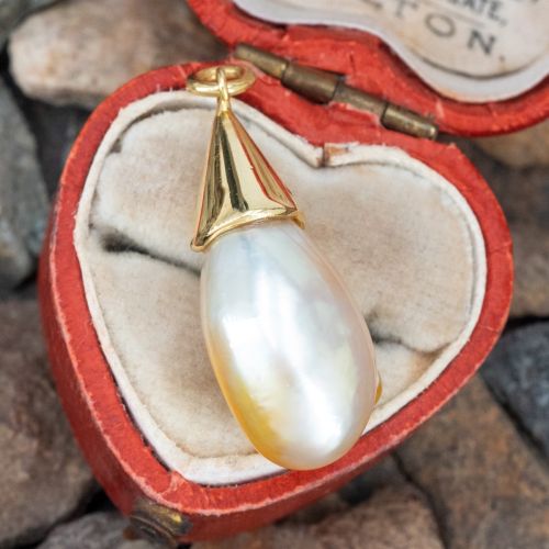 Lovely Baroque Pearl Pendant 18K Yellow Gold