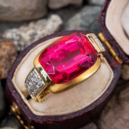 Fantastic 9 Carat Cushion Cut Rubellite Tourmaline Ring 18K Yellow Gold GIA