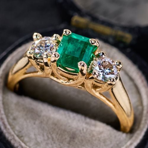 89683a