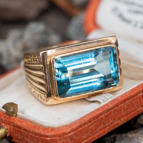Vintage 18K Yellow Gold Emerald Cut Aquamarine Ring