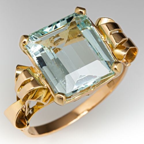 Circa 1940's Aquamarine Ring 18K Yellow Gold