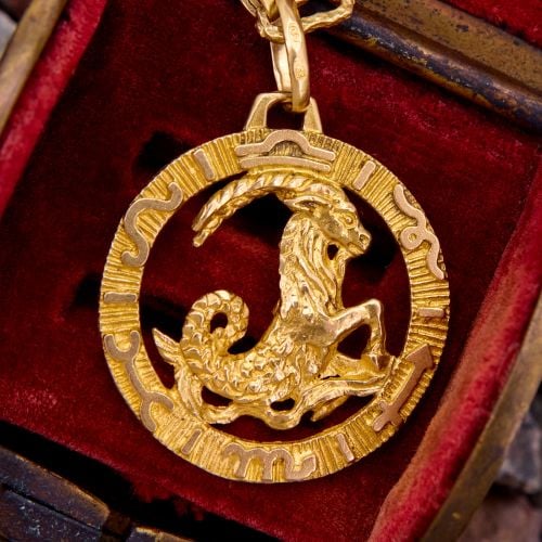 Capricorn Zodiac Pendant Necklace 18K Yellow gold
