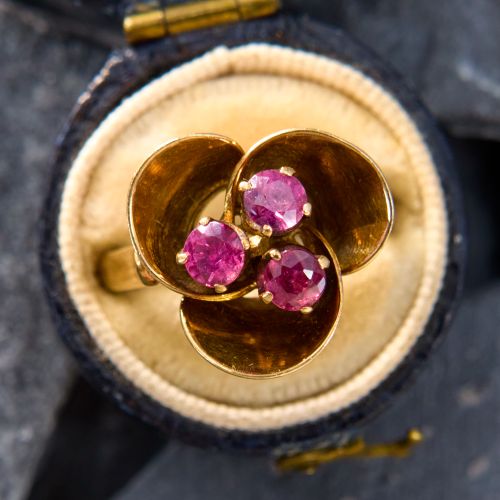 Reflective Vintage Floral Motif Ruby Ring 14K Yellow Gold