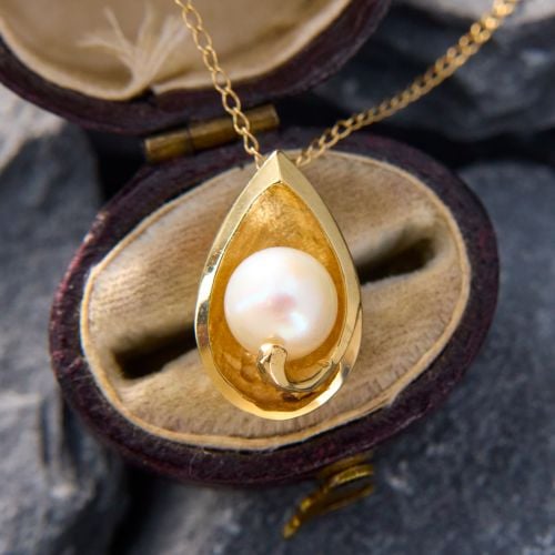 Teardrop Shaped Pearl Pendant Necklace 14K Yellow Gold