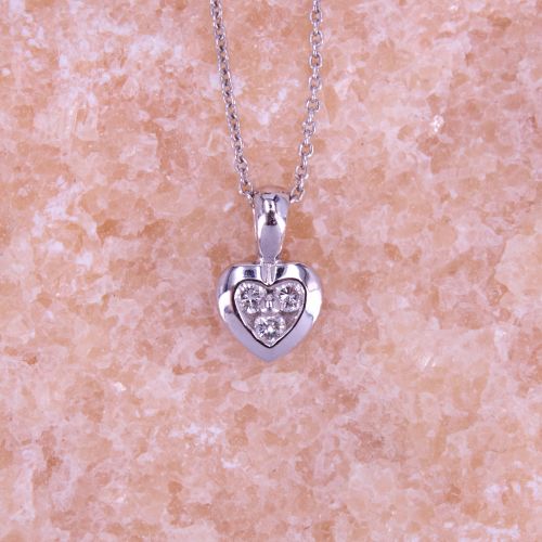 Diamond Heart Pendant Necklace Platinum