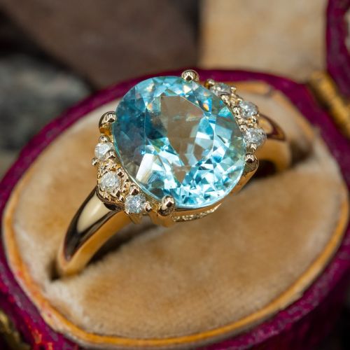 Lovely Oval Aquamarine Ring w/ Diamonds 14K Yellow Gold