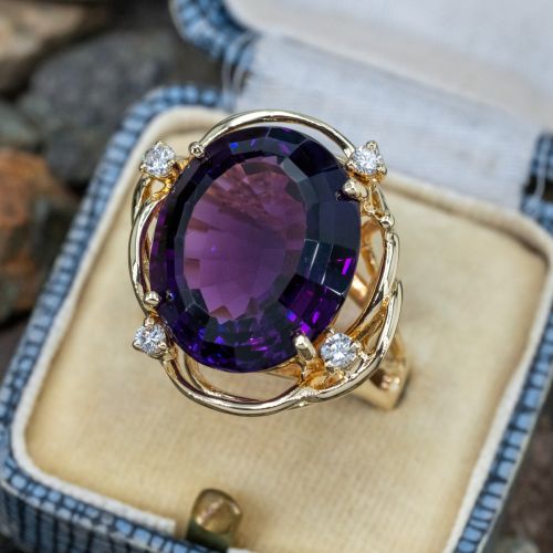 Amazing Oval Amethyst Cocktail Ring 14K Yellow Gold