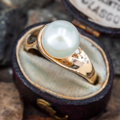 Lovely Freshwater Pearl & Diamond Ring 14K Yellow Gold