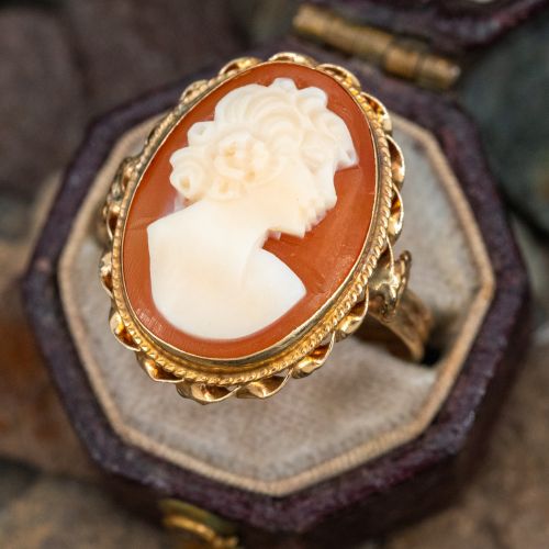 Oval Shell Cameo Ring 14K Yellow Gold
