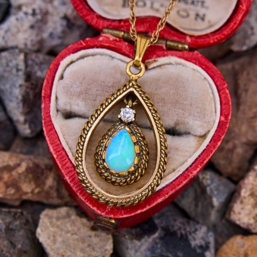 Semi Crystal Opal Pendant Necklace 14K Yellow Gold
