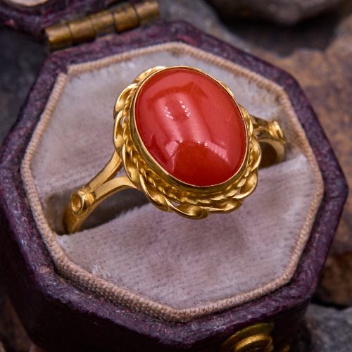 Vintage Oval Cabochon Coral Ring 18K Yellow Gold 