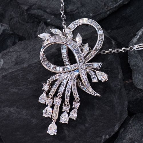 Looping Diamond Pendant Necklace Platinum