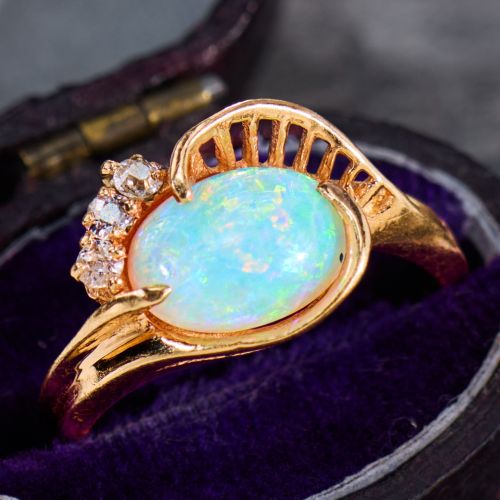 Final Sale: East-West Opal Ring with Diamonds Yellow Gold