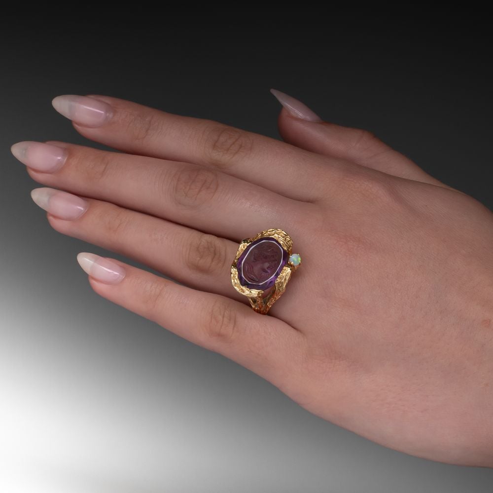 Wood Bark Texture Vintage Amethyst Intaglio Ring 14K Yellow Gold