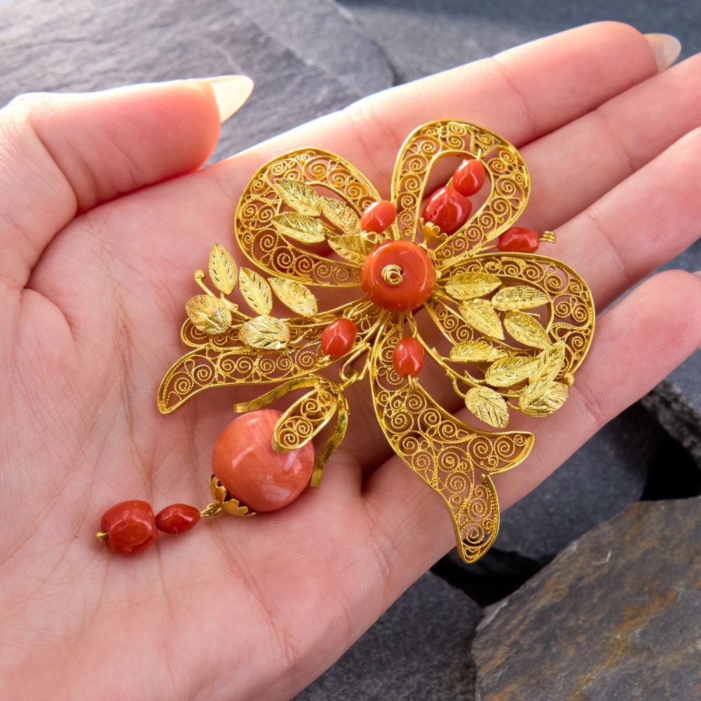 Vintage Red Coral Filigree Brooch 14K Yellow Gold display picture 2