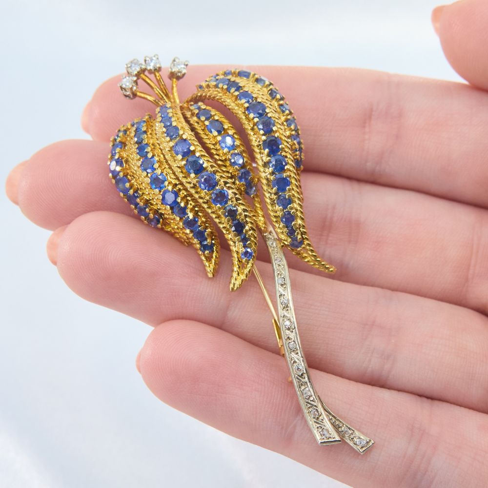 Fantastic Vintage Sapphire & Diamond Flower Brooch Pin 18K Gold