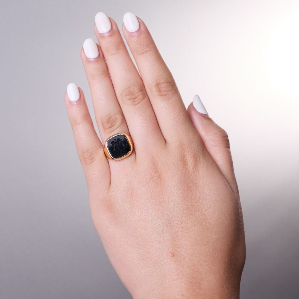 Skidmore College Onyx Intaglio Ring 14K Yellow Gold