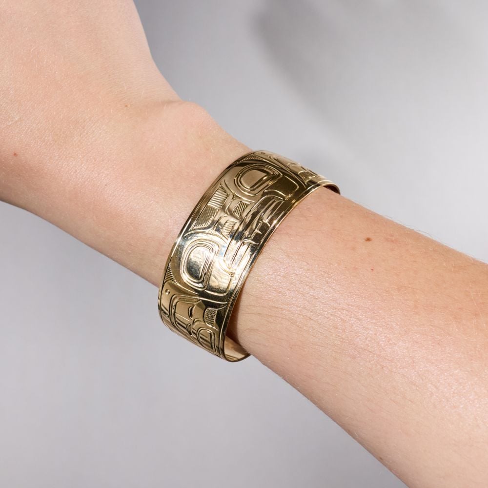 Native Haida Bear Cuff Bracelet in 18K Yellow Gold