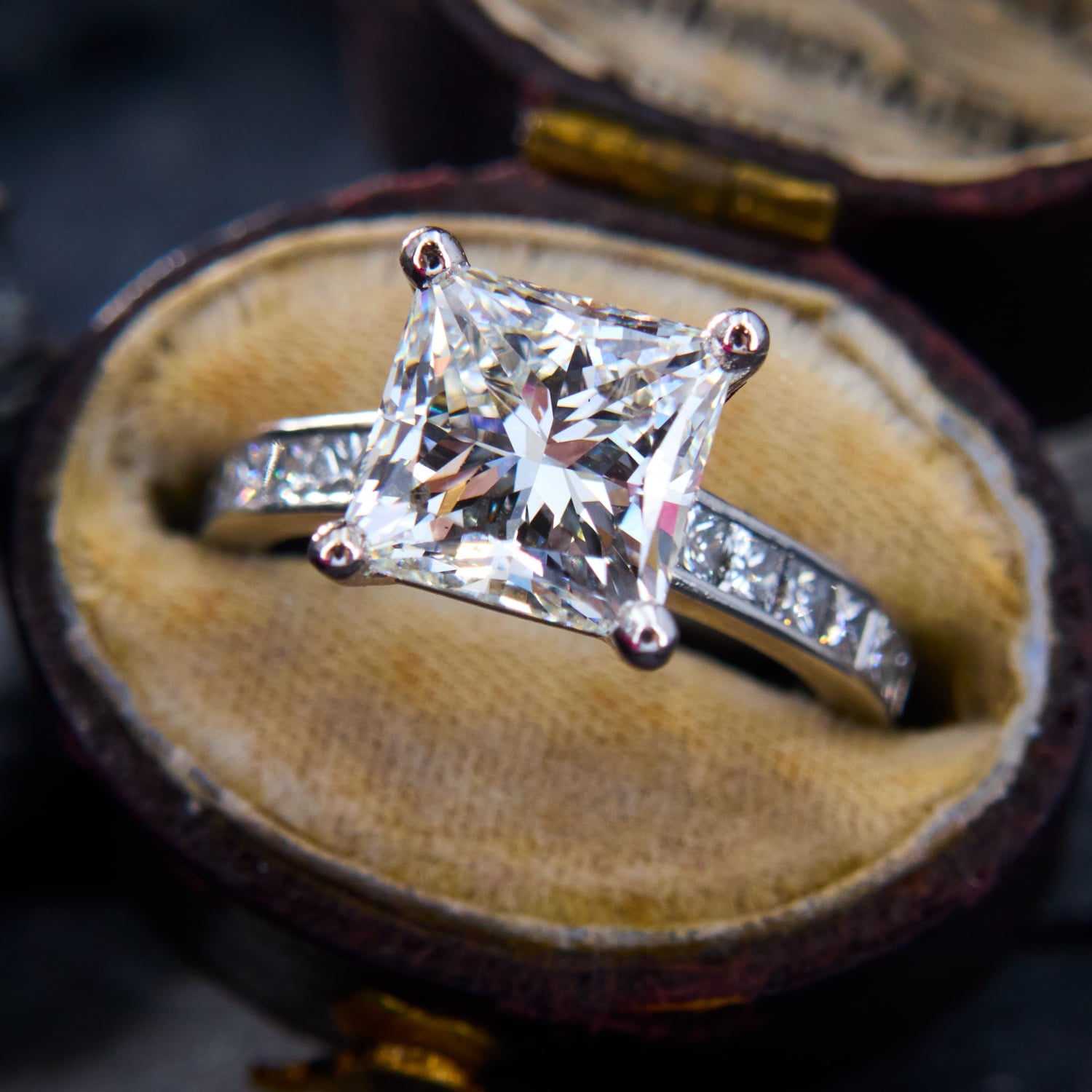 Princess DIAMOND リングpt850 2.63 Carat G/VS2 Princess Cut Lab Grown Diamond in Platinum