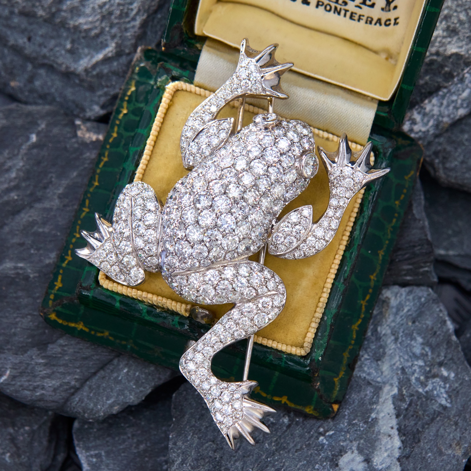17 Carat Pavé Diamond Frog Brooch 18K White Gold