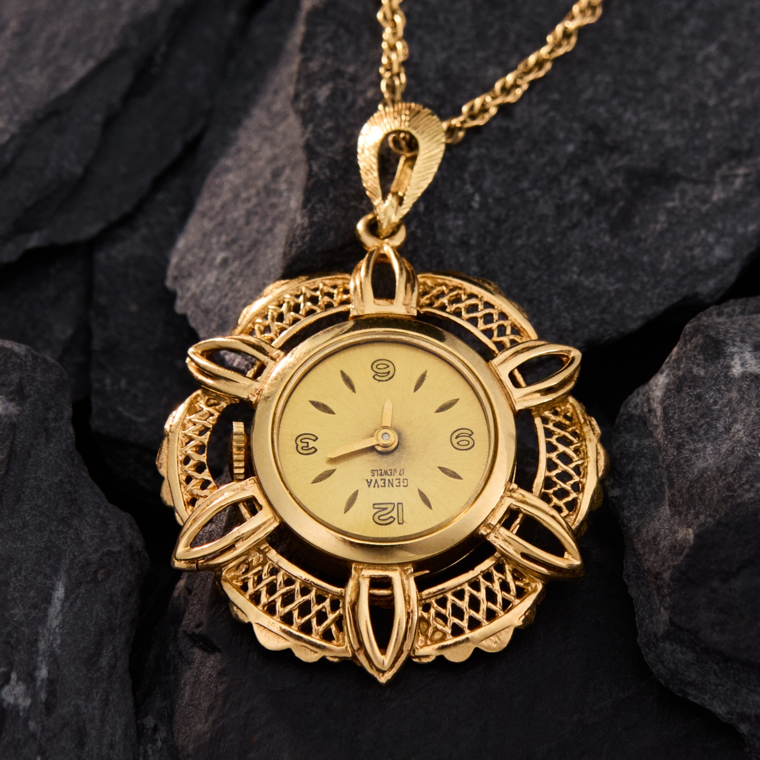 Vtg Medana Lever 17‎ Jewels Gold Tone Triangular Shield Pendant Watch Necklace Vintage Hawthorne Swiss Pendant Watch – 17 Jewels Incabloc  main image 2