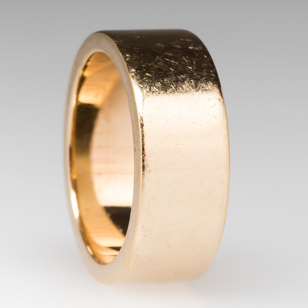 Greek Orthodox wedding bands usually consist of a simple gold band